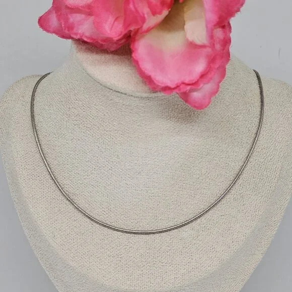 925 Sterling Silver 1mm Snake Chain Necklace 18" - Picture 9 of 12